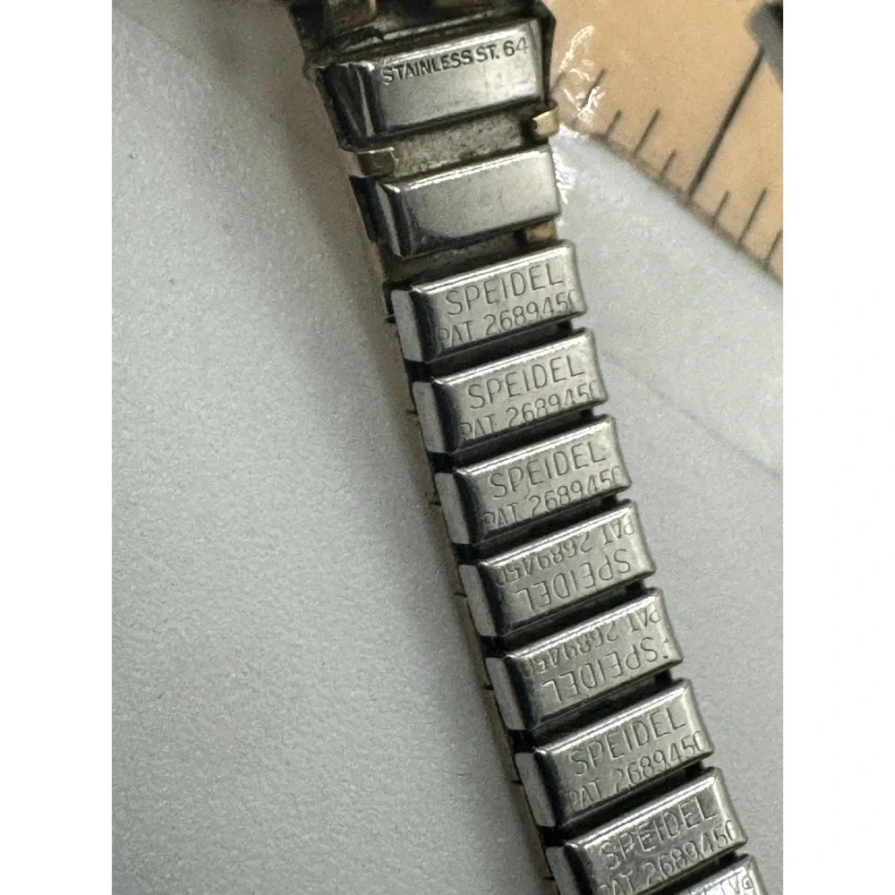Vintage Timex Womens Oval Gold Tone‎ Watch Speidel Expansion Band Untested